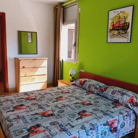 Amplio Con Jardin Y Zona Barbacoa. Hébergement de vacances