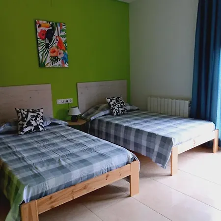 Amplio Con Jardin Y Zona Barbacoa. Casa vacanze