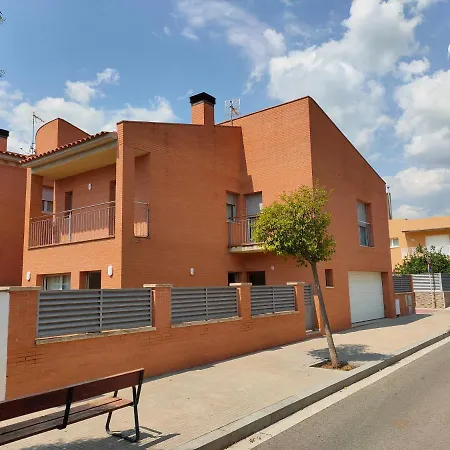 Amplio Con Jardin Y Zona Barbacoa. Holiday home Reus